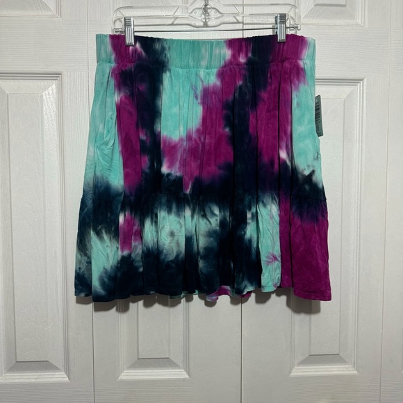 Torrid Tie-Dye Tiered Mini Circle Skirt - Picture 3 of 9